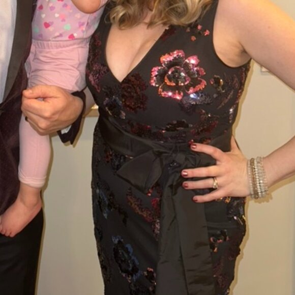 Eliza J Sequin Satin Bow Mermaid Gown, size 6 - Picture 8 of 8